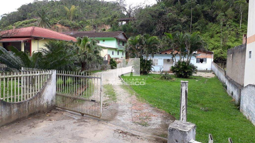Casa à venda no bairro Poço Fundo: